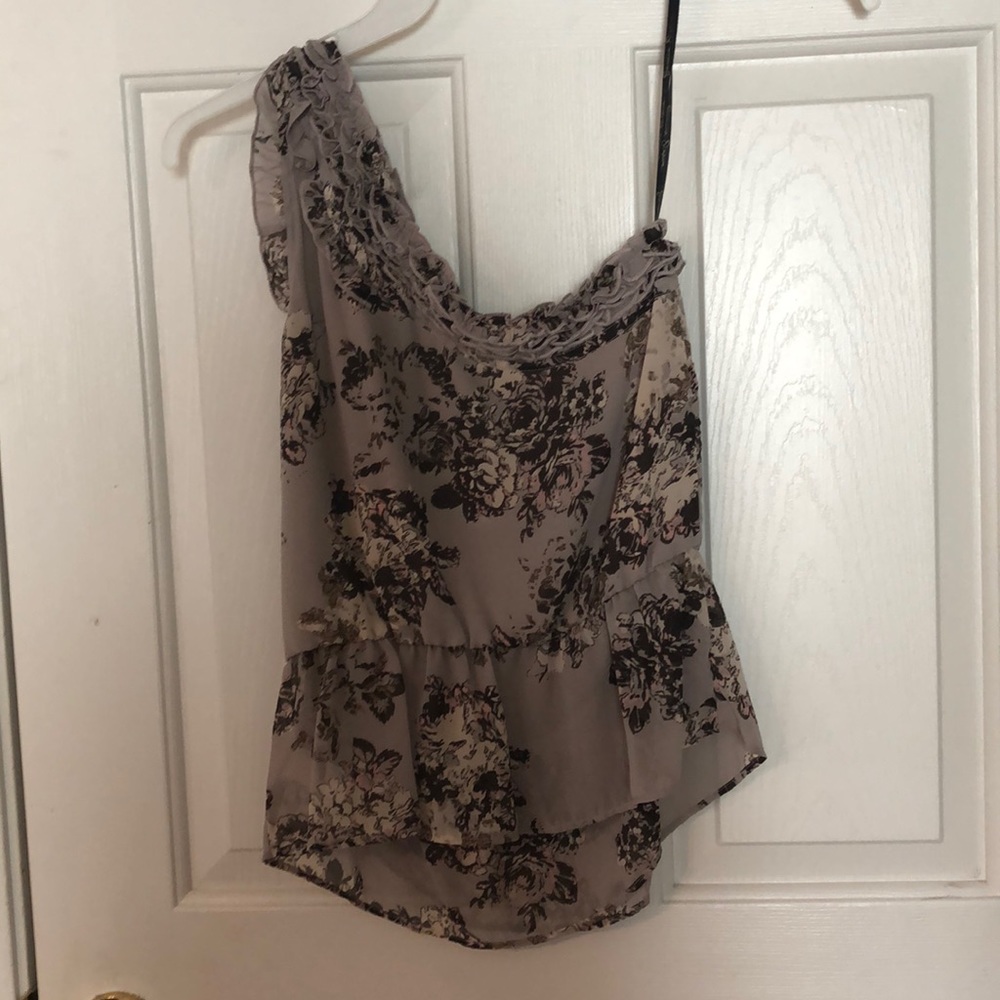 Size small one shoulder Jessica Simpson blouse
